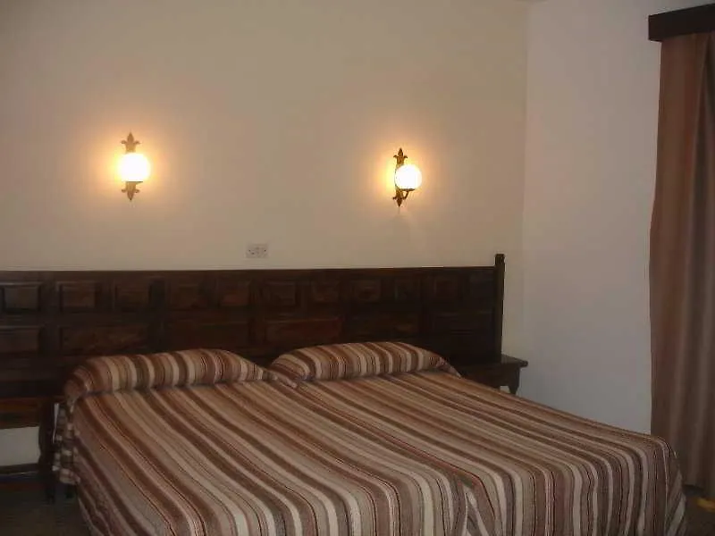 بيت ضيافة Hostal Santa Ana يوريت دي مار إسبانيا
